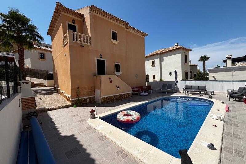 Villa til salgs i Ciudad Quesada, Alicante