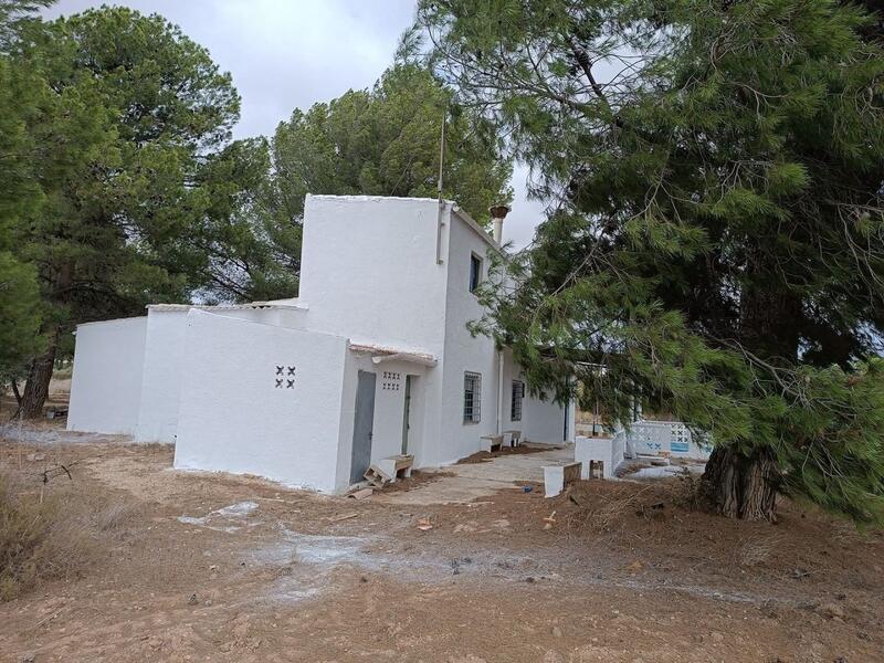 5 bedroom Country House for sale
