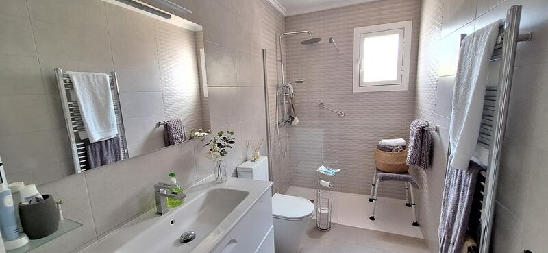 4 slaapkamer Villa Te koop
