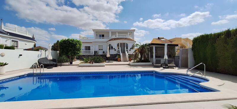 4 slaapkamer Villa Te koop