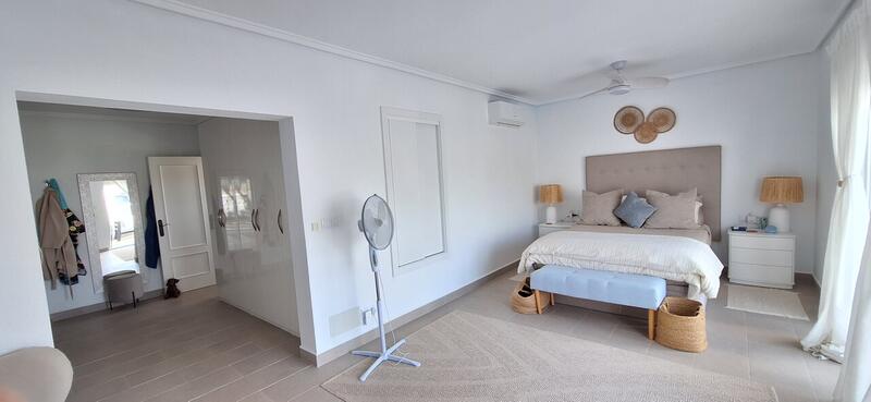 4 slaapkamer Villa Te koop