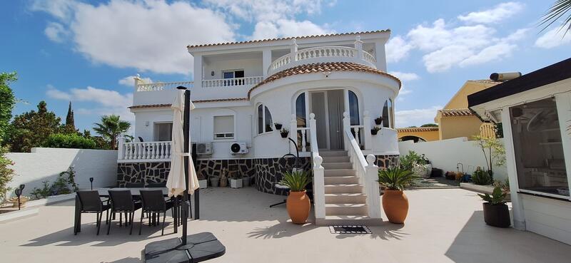 4 slaapkamer Villa Te koop