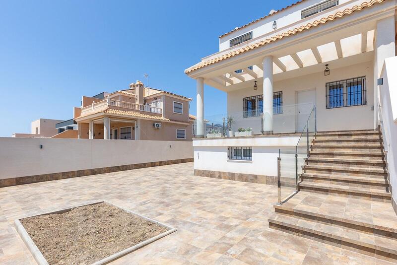 4 slaapkamer Villa Te koop