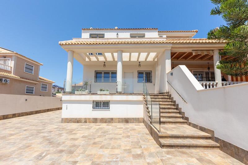4 slaapkamer Villa Te koop