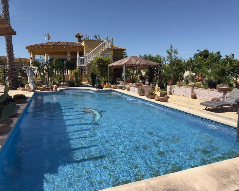 Villa til salgs i Catral, Alicante