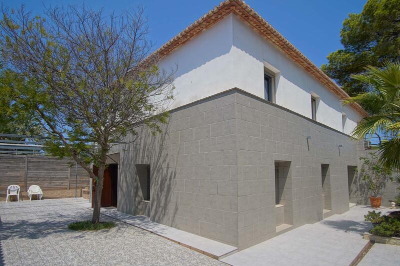 6 bedroom Villa for sale