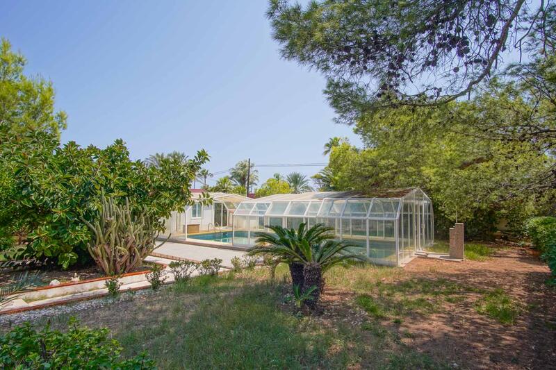 6 bedroom Villa for sale