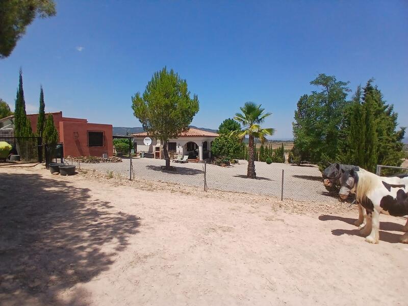 2 спальная комната вилла продается