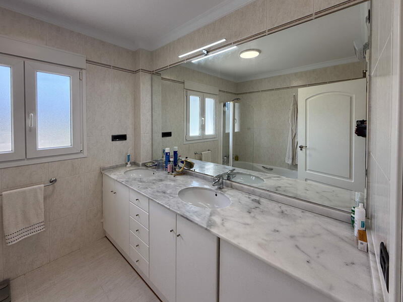 2 slaapkamer Appartement Te koop