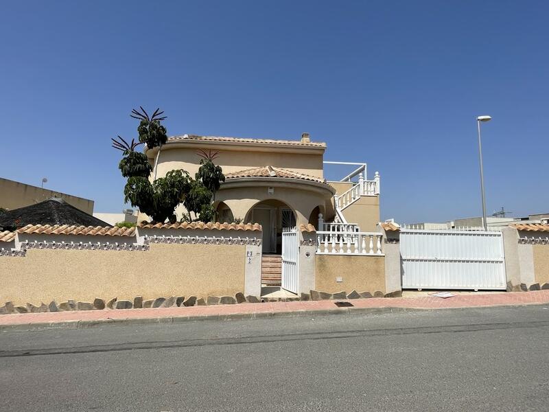 4 Cuarto Villa en venta