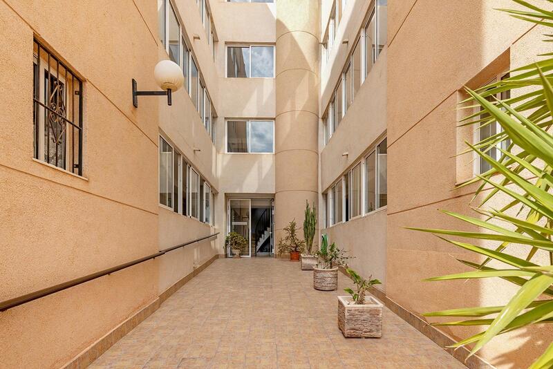 2 slaapkamer Appartement Te koop