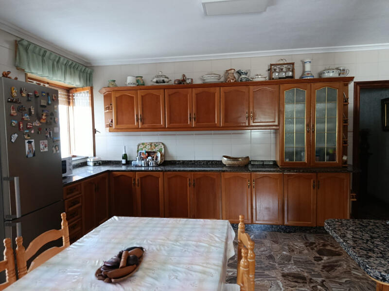 8 bedroom Country House for sale