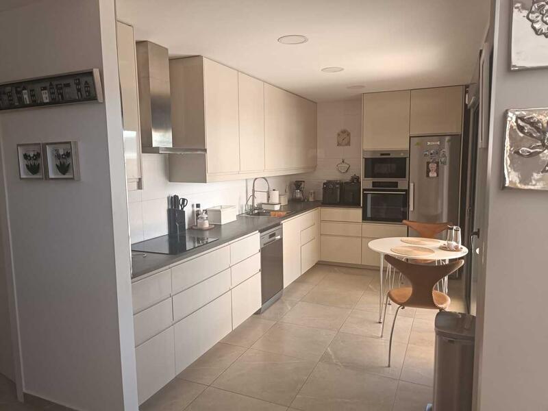 2 Cuarto Villa en venta