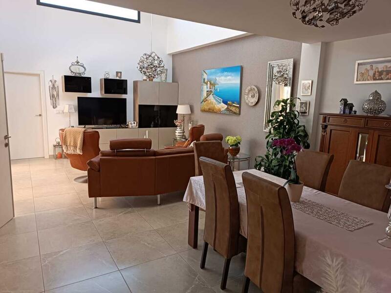 2 Cuarto Villa en venta