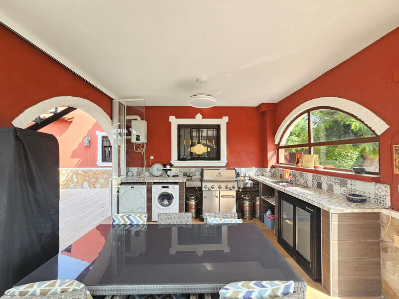 4 bedroom Villa for sale
