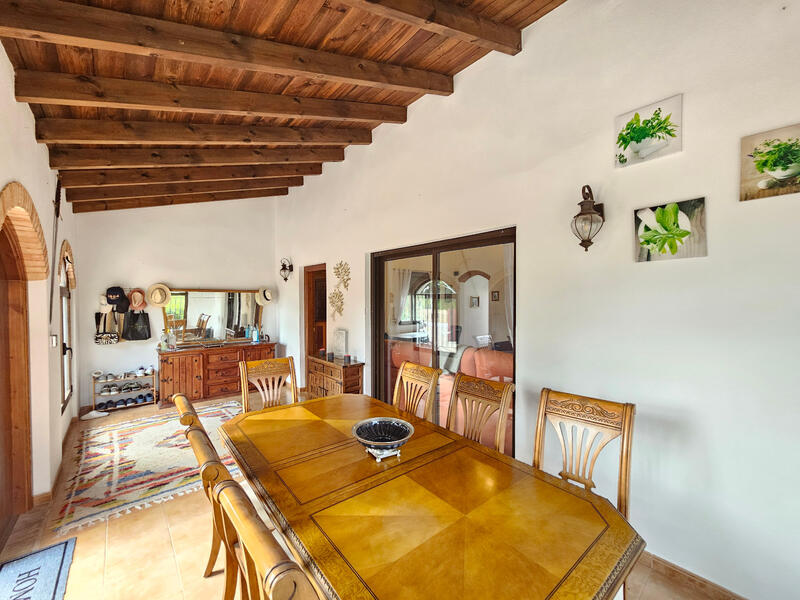 4 bedroom Villa for sale