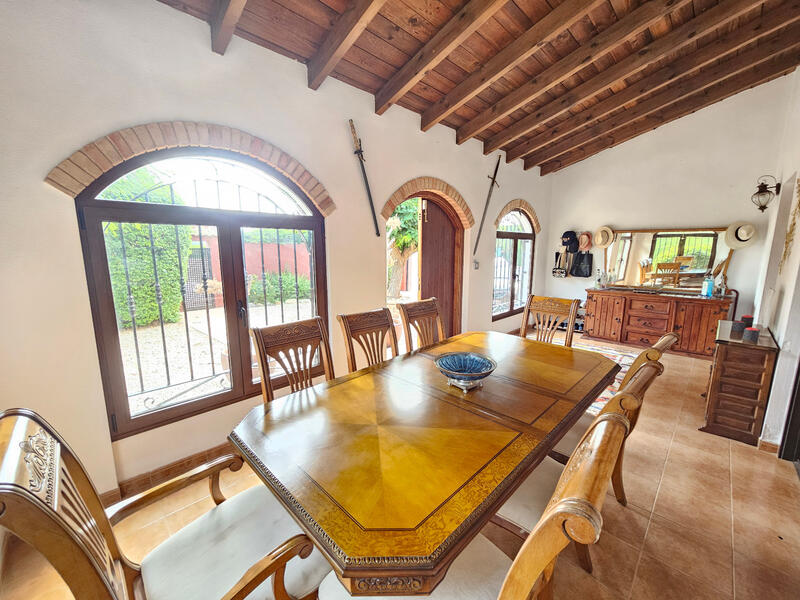 4 bedroom Villa for sale