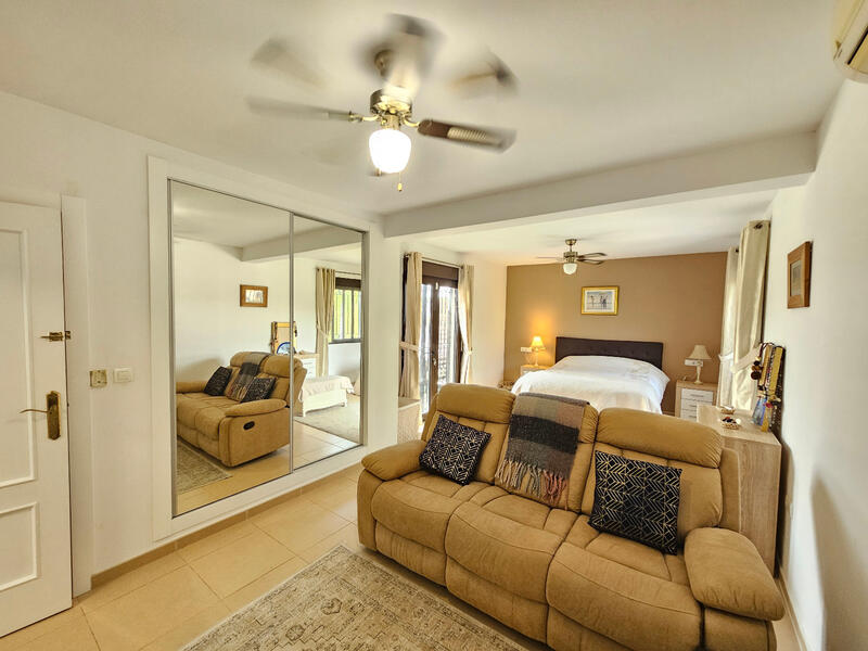 4 bedroom Villa for sale