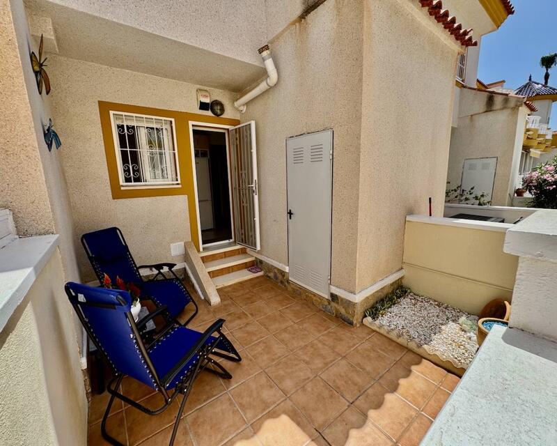2 bedroom Townhouse for sale