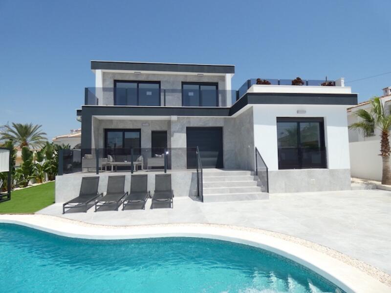 4 bedroom Villa for sale