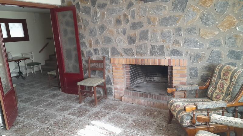 5 bedroom Apartment for sale