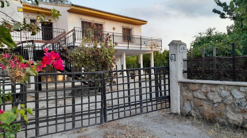5 bedroom Apartment for sale