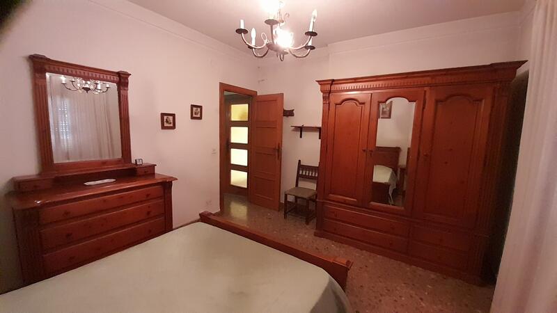 5 bedroom Apartment for sale