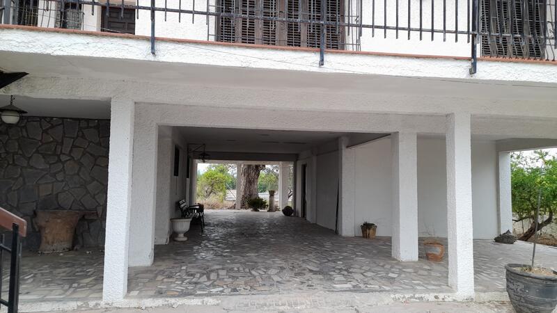 5 bedroom Apartment for sale