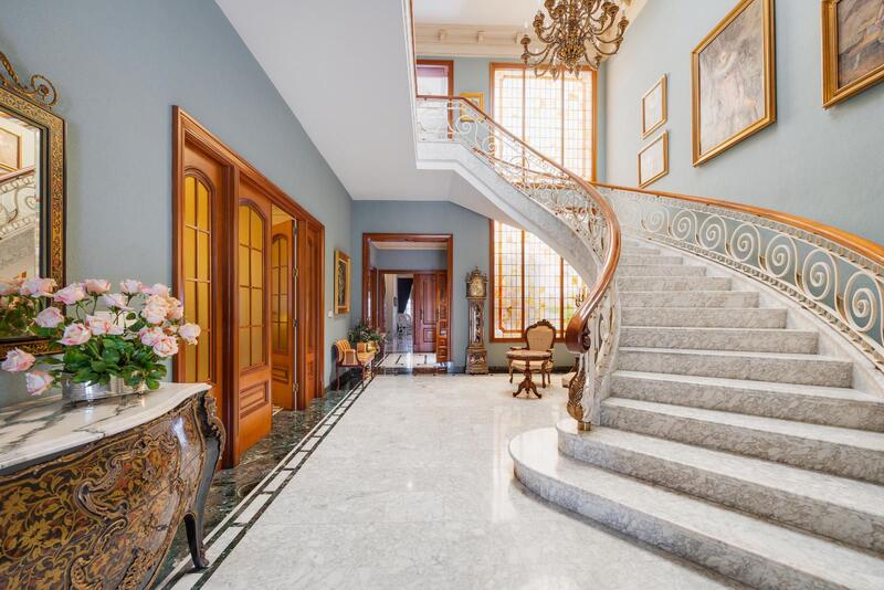 12 bedroom Villa for sale