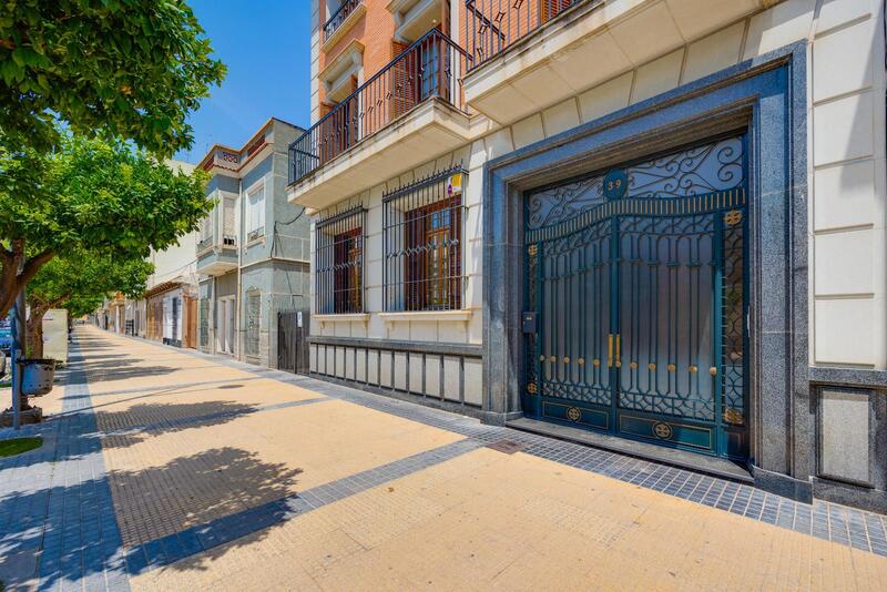 12 bedroom Villa for sale