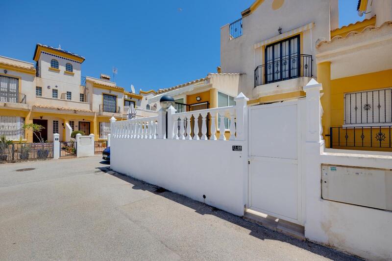 3 bedroom Townhouse for sale