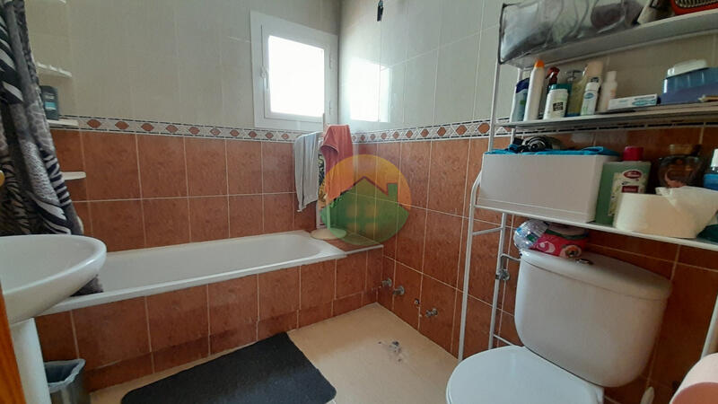2 Schlafzimmer Stadthaus zu verkaufen