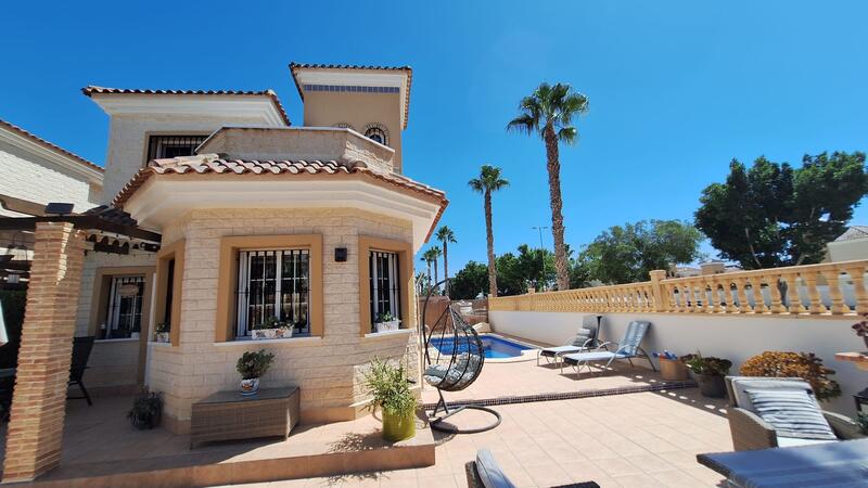 Villa à vendre dans Guardamar del Segura, Alicante