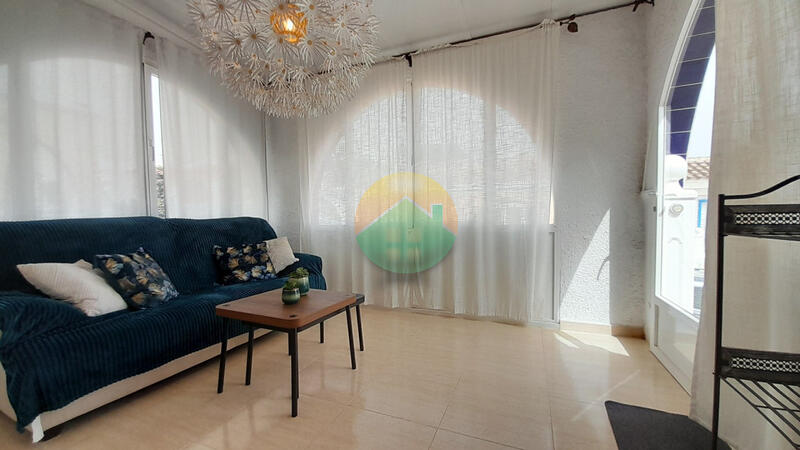 2 slaapkamer Gezinswoning Te koop