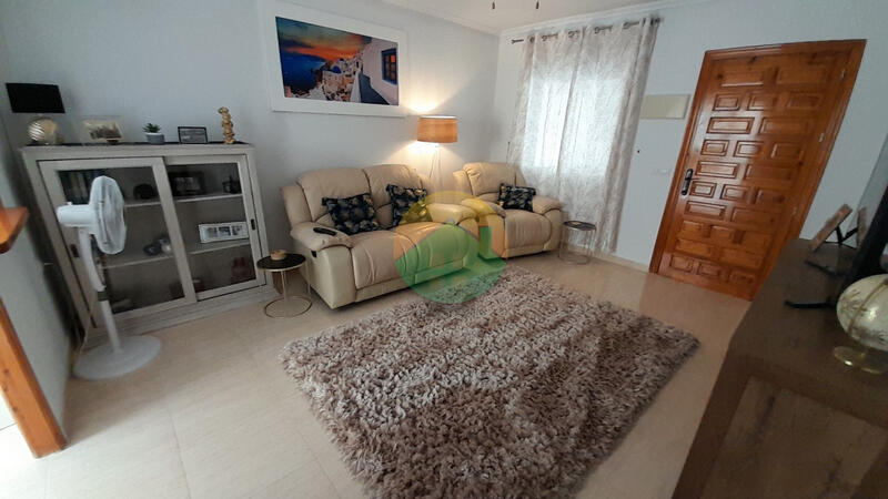 2 slaapkamer Gezinswoning Te koop