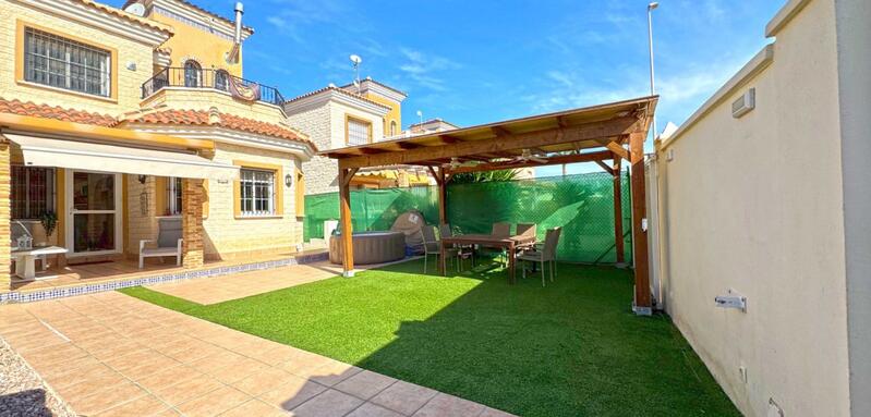 Villa à vendre dans Guardamar del Segura, Alicante