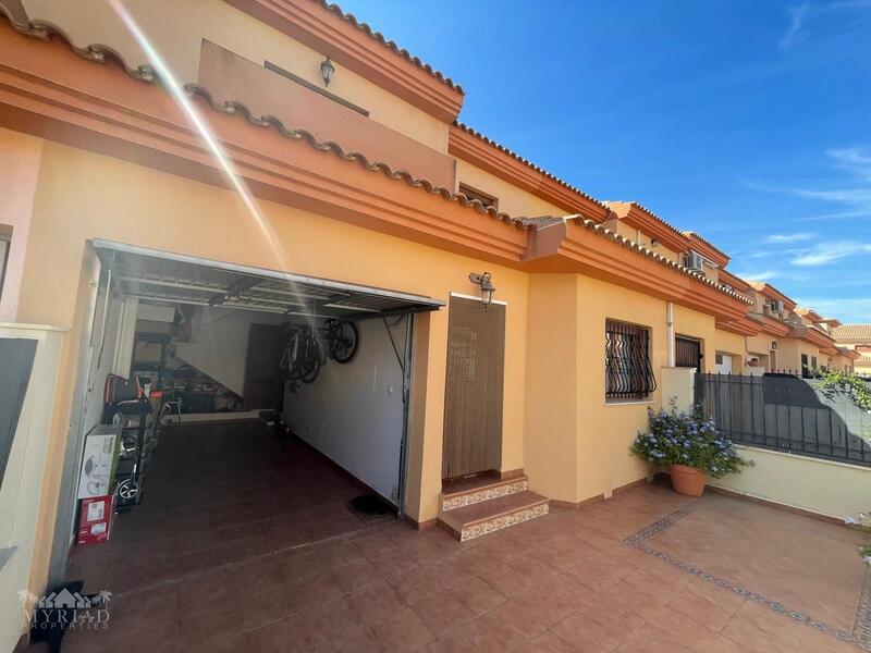4 bedroom Townhouse for sale