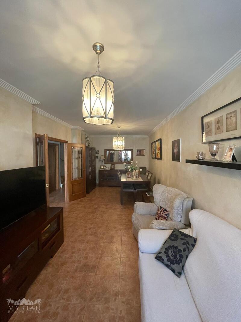 4 bedroom Townhouse for sale