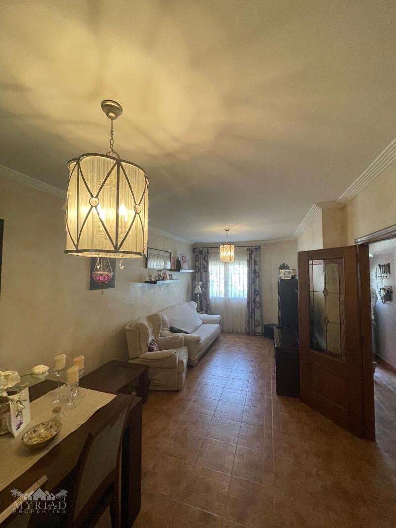 4 bedroom Townhouse for sale