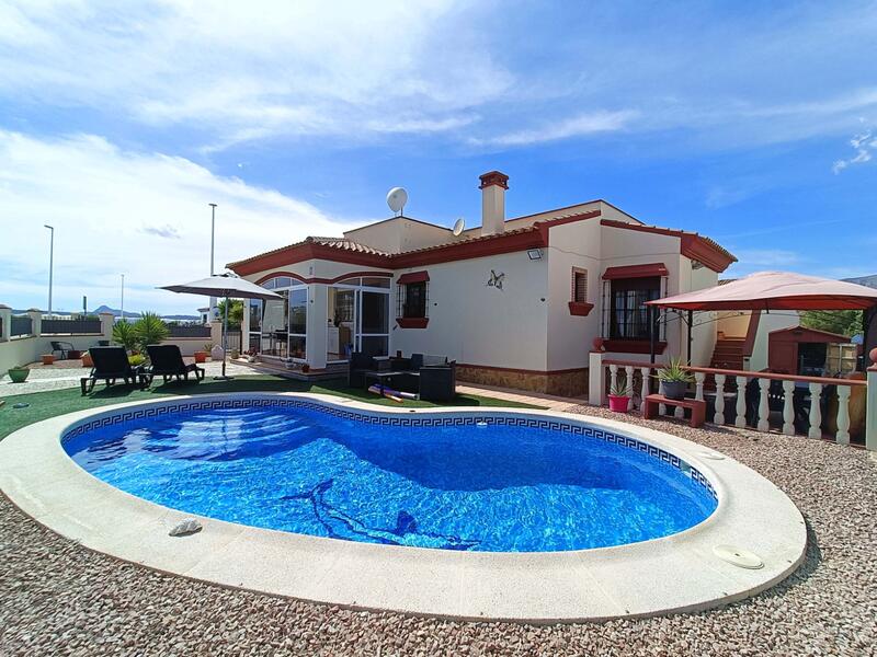 Villa en venta en Hondon de las Nieves, Alicante