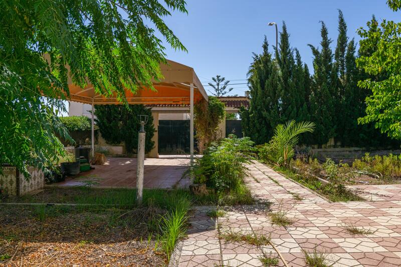 4 bedroom Villa for sale