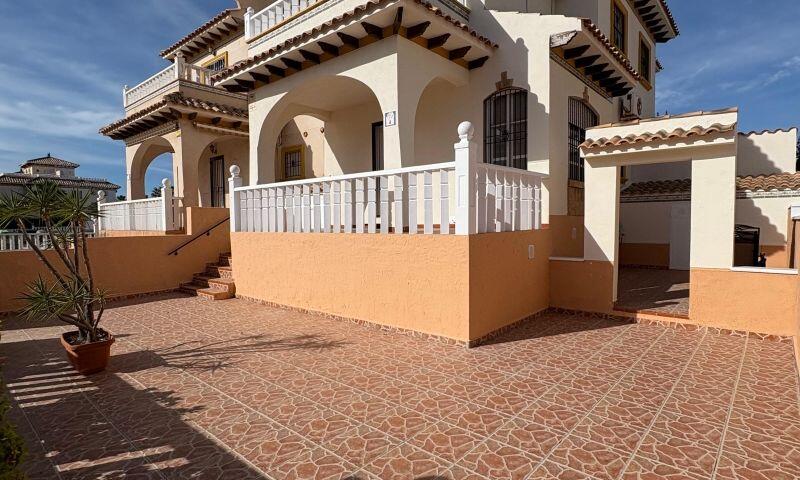 2 bedroom Duplex for sale
