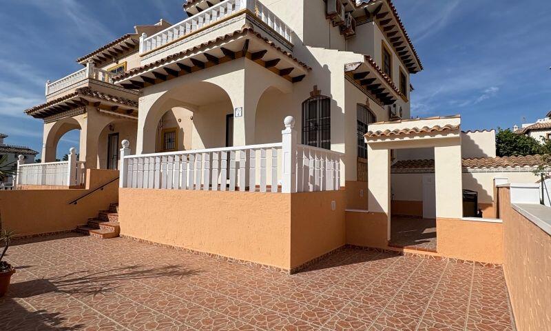 2 bedroom Duplex for sale