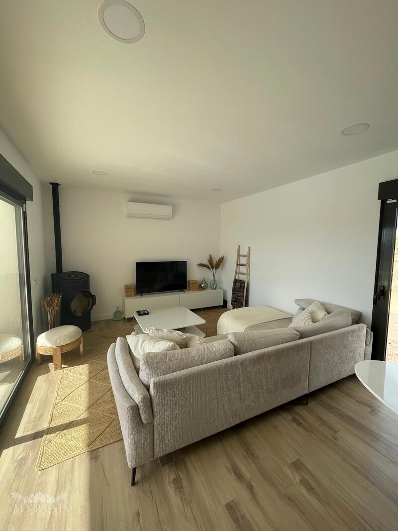 3 bedroom Townhouse for sale