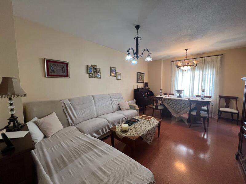 4 bedroom Apartment for sale