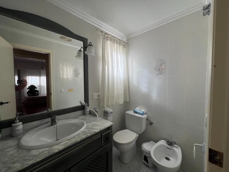 4 bedroom Apartment for sale