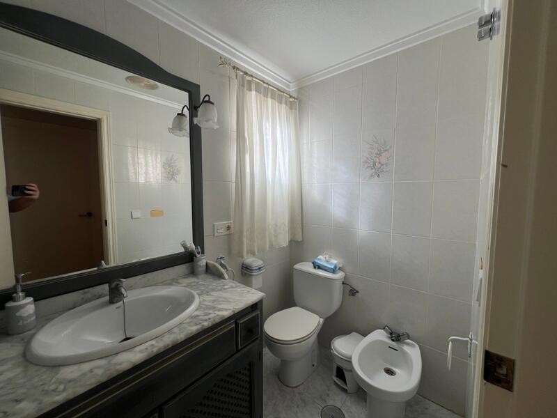 4 bedroom Apartment for sale