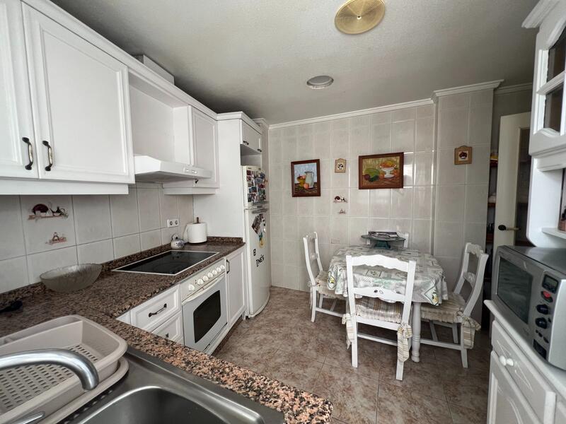 4 bedroom Apartment for sale