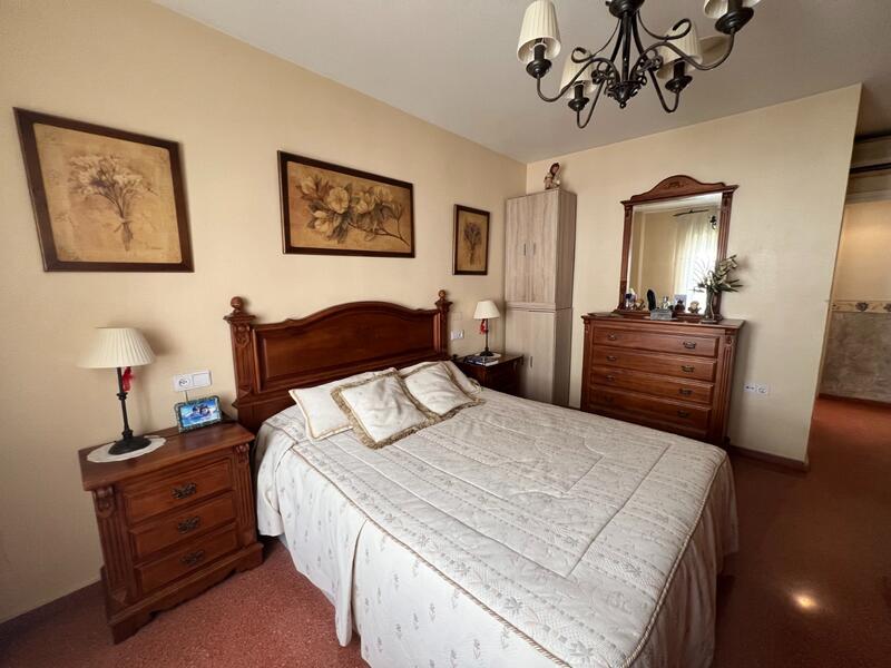 4 bedroom Apartment for sale