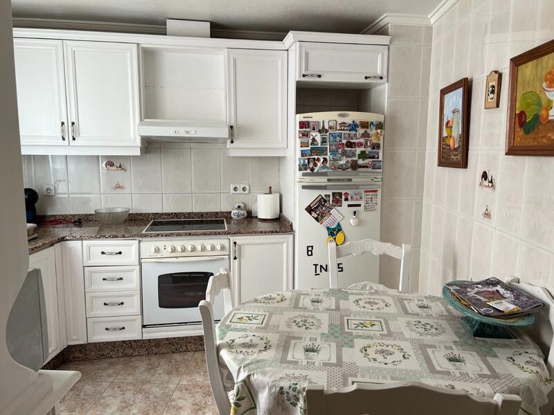 4 bedroom Apartment for sale